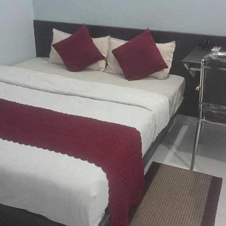 Hotel O Home Aditya Inn Suits Homestay Ayodhya Bagian luar foto