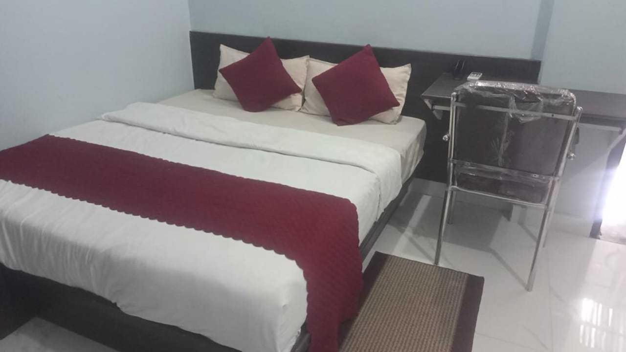 Hotel O Home Aditya Inn Suits Homestay Ayodhya Bagian luar foto