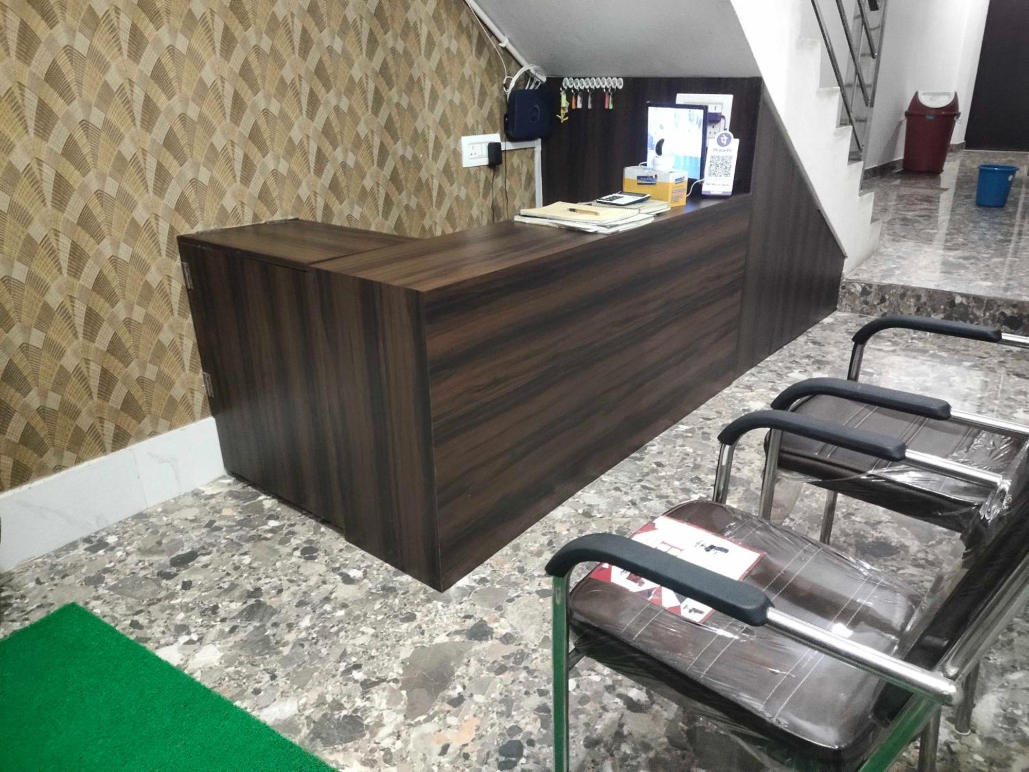 Hotel O Home Aditya Inn Suits Homestay Ayodhya Bagian luar foto